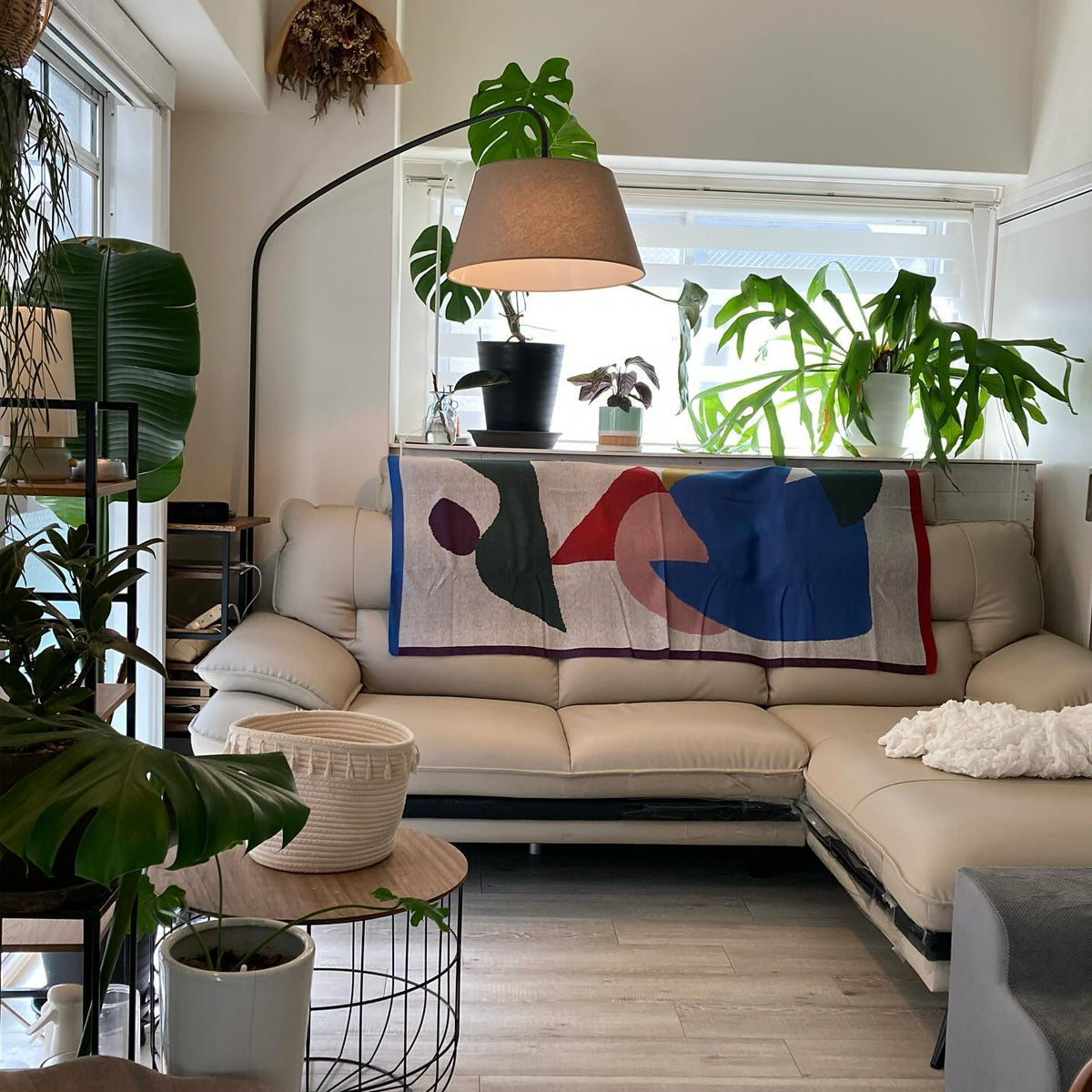 Espresso-living floor lamp 設置事例