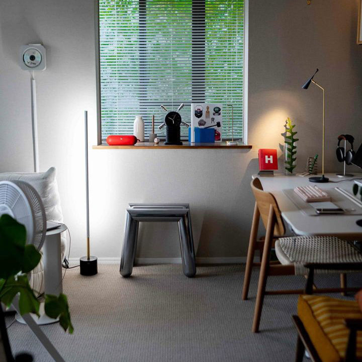 Vision LED-floor lamp (S) / Gossip-LED long desk light 設置事例