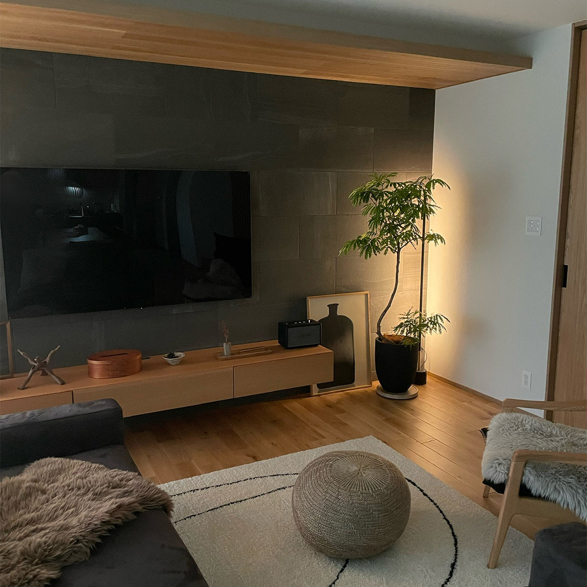 Vision LED-floor lamp (L) 設置事例