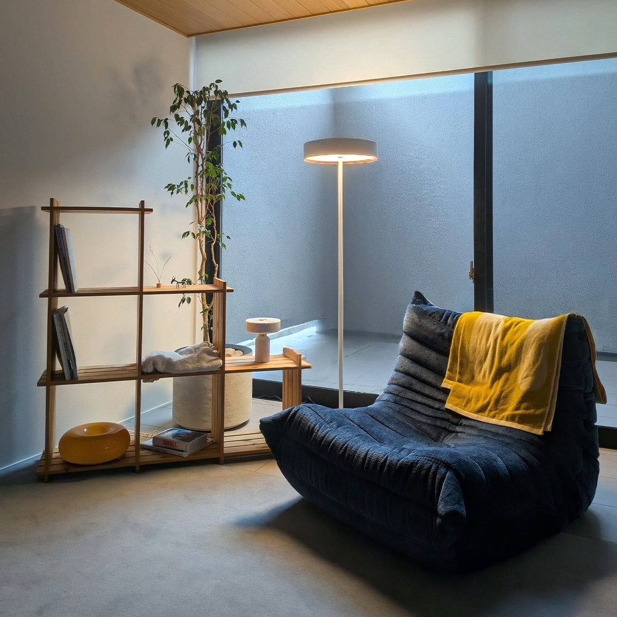 Glow LED-floor lamp / Marble LED-table lamp 設置事例