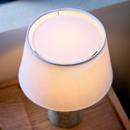 Echo-table lamp