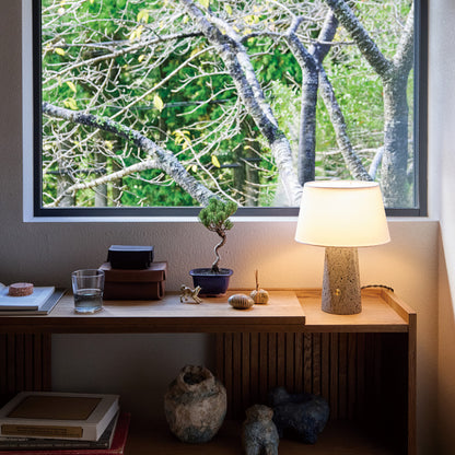 Echo-table lamp