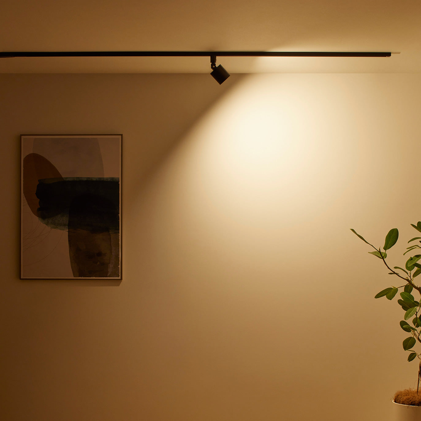 Grid-swingable duct down light ブラック 点灯時